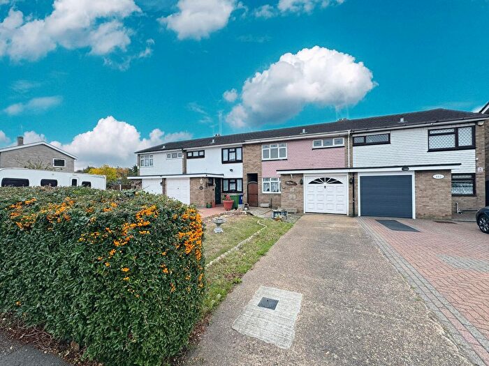 4 Bedroom Terraced House For Sale In Southend Road, Corringham, SS17