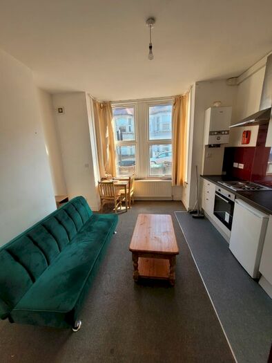1 Bedroom Flat To Rent In Mount Pleasant Road, London, N17