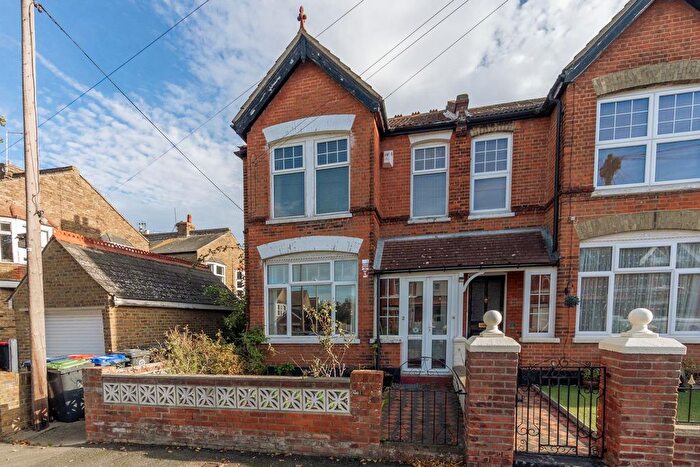 4 Bedroom End Terrace House For Sale In Oakdale Road, Herne Bay, CT6