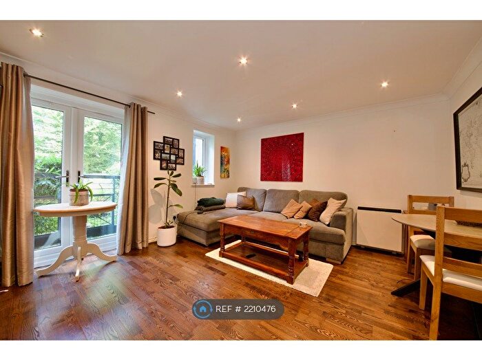 2 Bedroom Flat To Rent In Dickens Court, London, E11