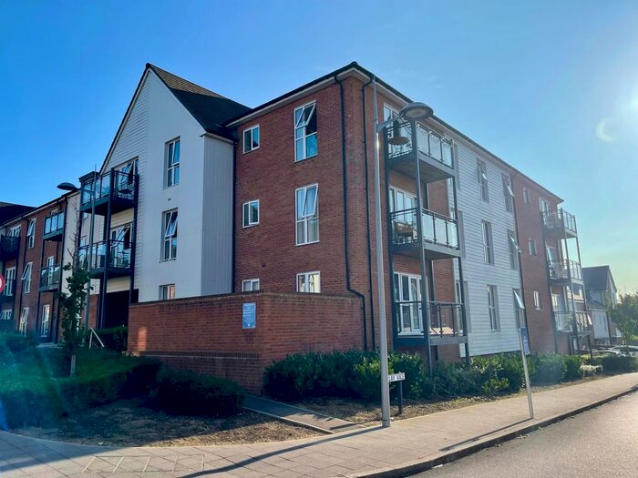 2 Bedroom Flat To Rent In Holmbush Mews, Faygate, Horsham, RH12