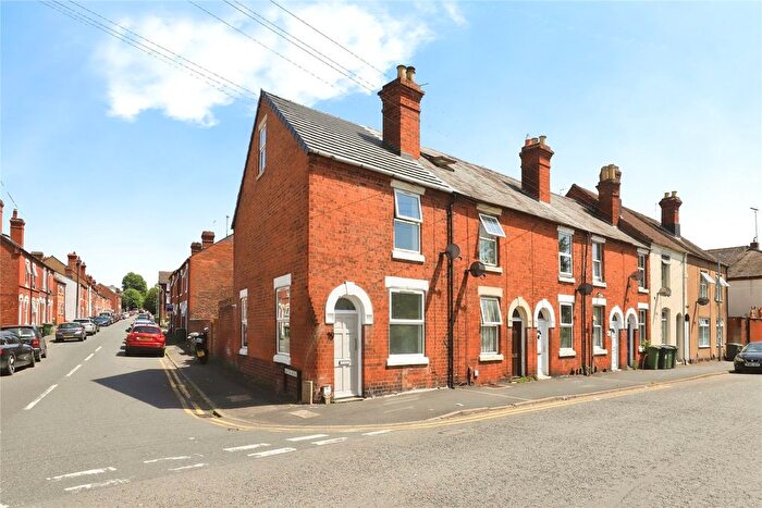 3 Bedroom End Of Terrace House For Sale In Radford Avenue, Kidderminster, Worcestershire, DY10