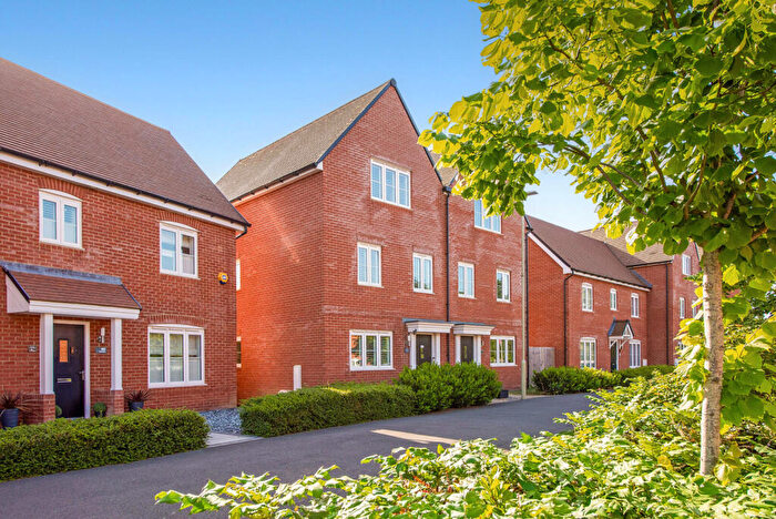 3 Bedroom House For Sale In Whiteley Way, Curbridge, Southampton, SO30