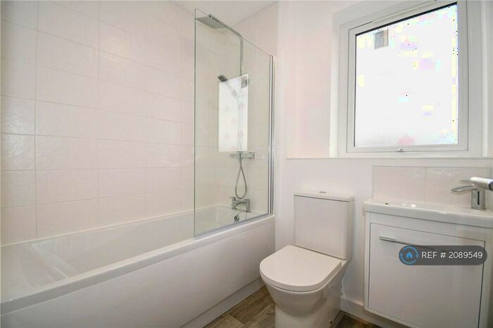 4 Bedroom Semi-Detached House To Rent In Bermuda Road, Wirral, CH46