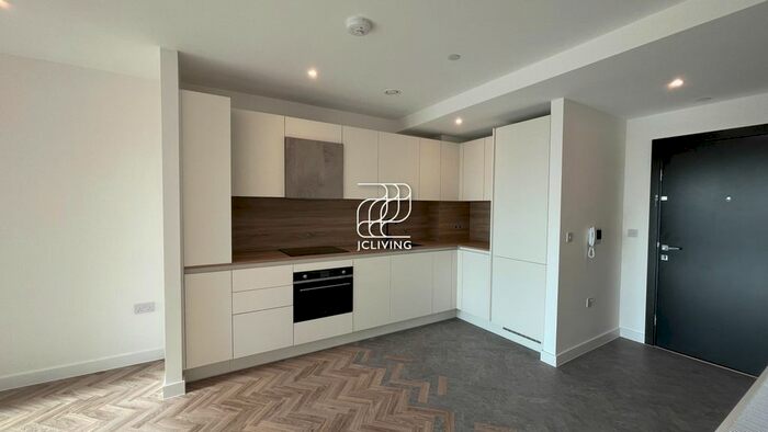 1 Bedroom Flat To Rent In Gillender Street, London, E3