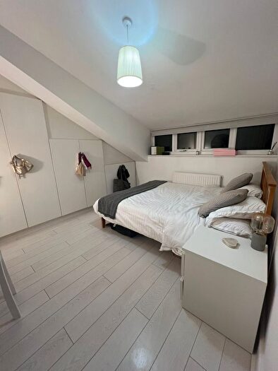 2 Bedroom Flat To Rent In Barlow Moor Road, Manchester, M20