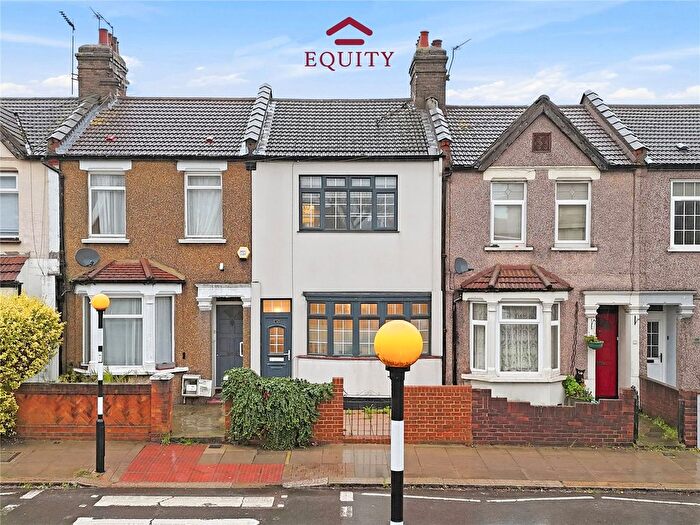 2 Bedroom Terraced House For Sale In Lincoln Road, Enfield, EN1