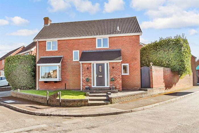 4 Bedroom Detached House For Sale In Setford Road, Lords Wood, Chatham, Kent, ME5