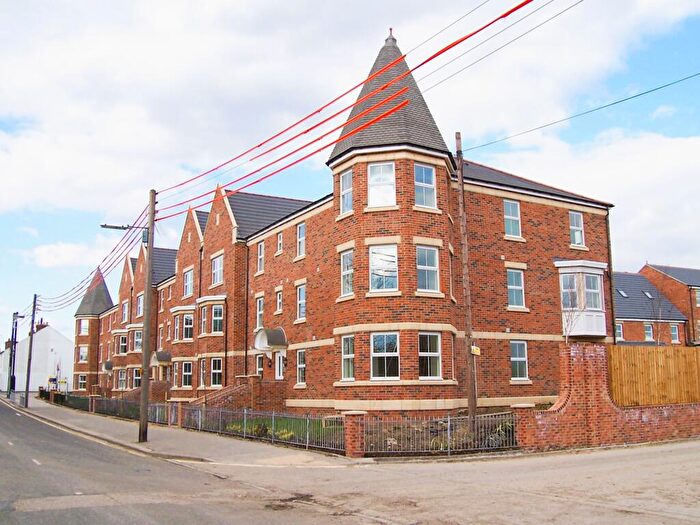 2 Bedroom Apartment To Rent In Herons Court, Gilesgate, Durham, DH1