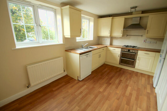 3 Bedroom House To Rent In Tregony Road, Orpington, BR6