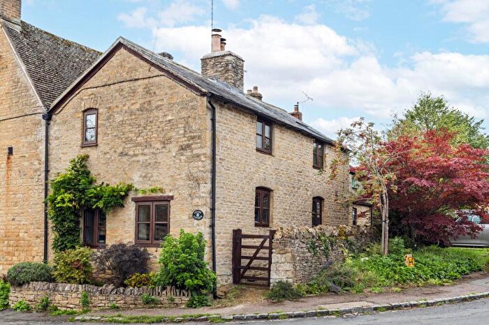 2 Bedroom Cottage For Sale In Cooks Lane, Salford, OX7