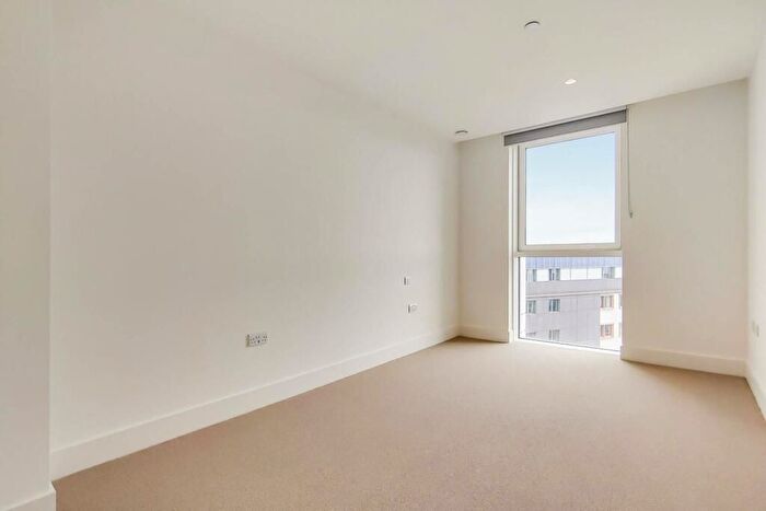 1 Bedroom Flat To Rent In Brentford, London, TW8