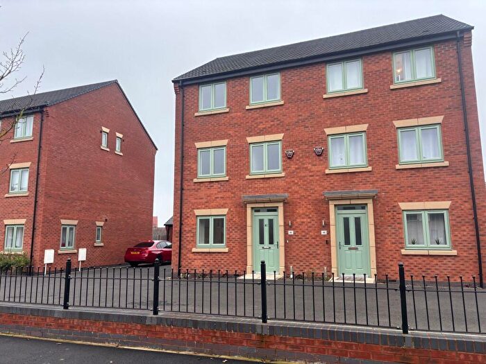 4 Bedroom Semi Detached House To Rent In The Avenue, Corby, Northamptonshire, NN17