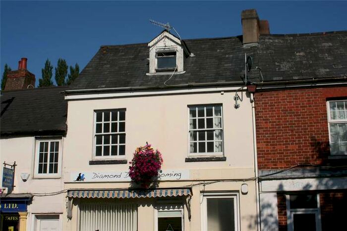 2 Bedroom Apartment To Rent In West Exe North, Tiverton, Devon, EX16