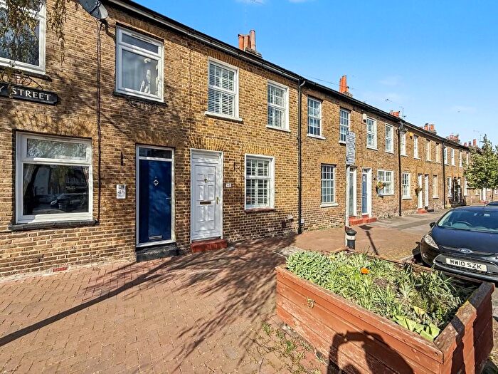 2 Bedroom Terraced House To Rent In Bexley Street, Windsor, SL4