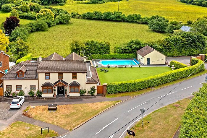 5 Bedroom Detached House For Sale In Harlington Road, Sharpenhoe, Beds, MK45