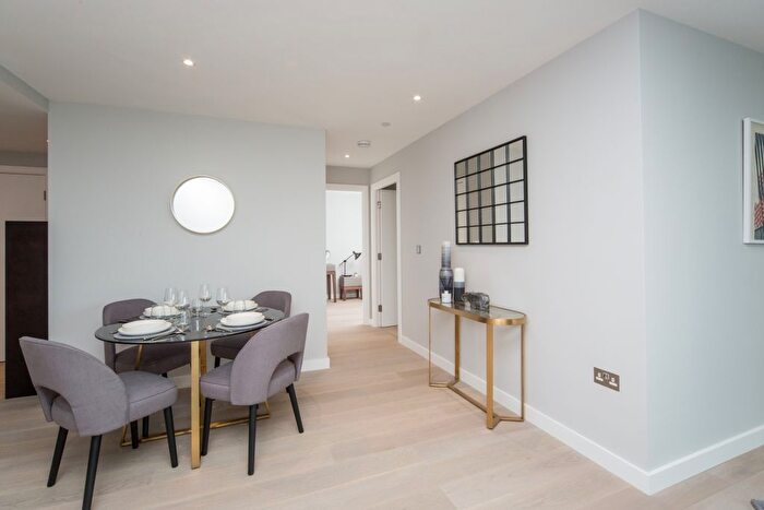 1 Bedroom Flat To Rent In Churchyard Row, London, SE11