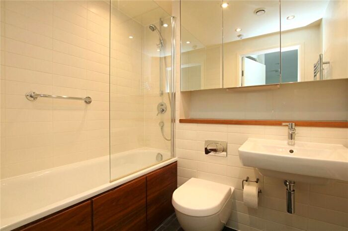 2 Bedroom Apartment To Rent In Halcyon, Chatham Place, Reading, Berkshire, RG1