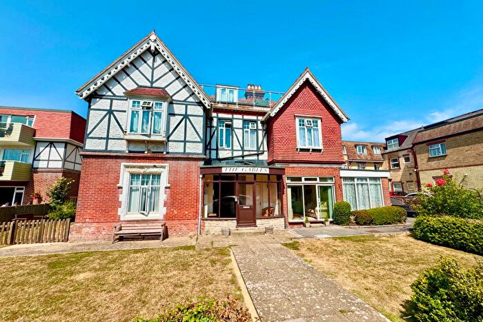 2 Bedroom Flat For Sale In Victoria Avenue, Swanage, BH19