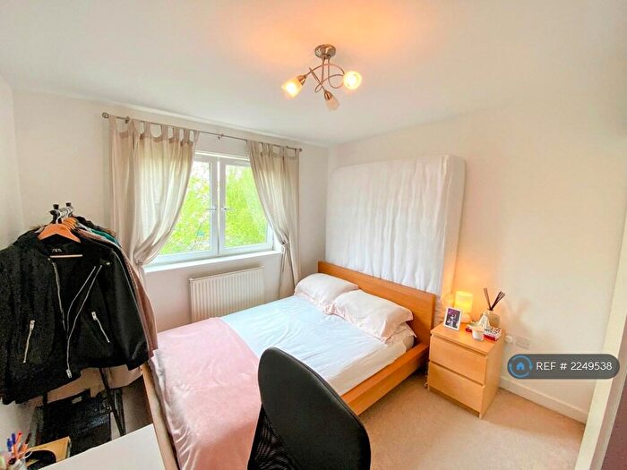 1 Bedroom Flat To Rent In Delamere Court, London, E17