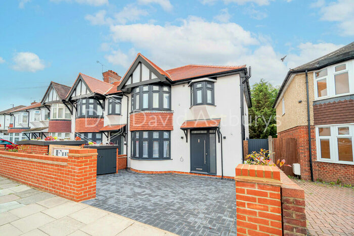 3 Bedroom Terraced House To Rent In Charter Way, Southgate, London, N14