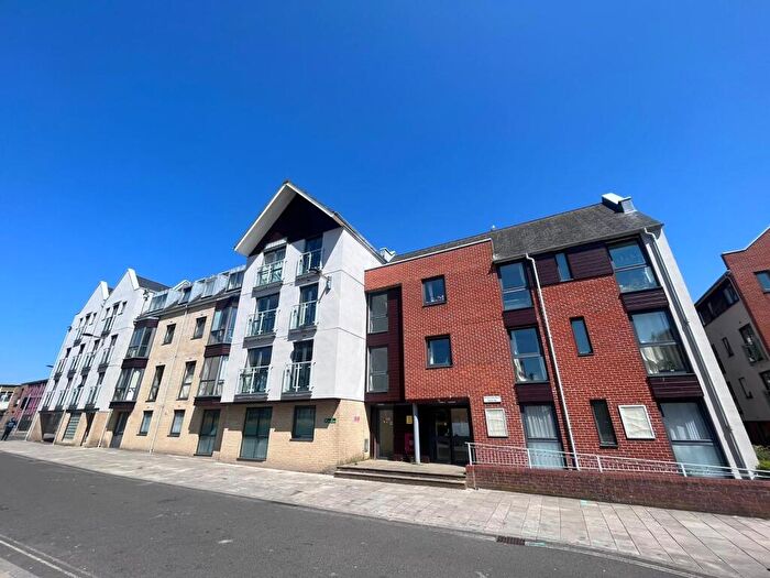 1 Bedroom Apartment To Rent In Castle Way, Central, SO14