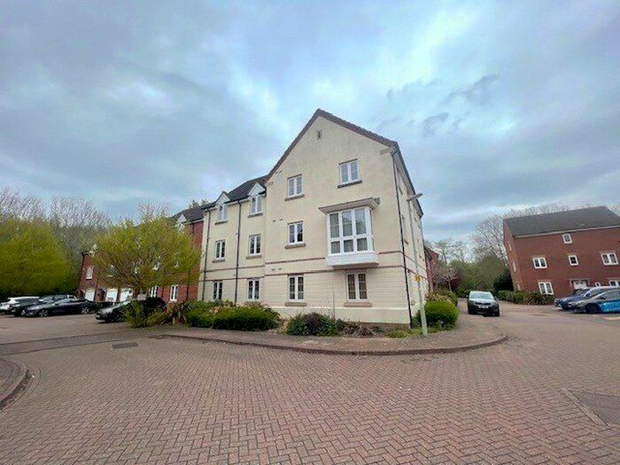 1 Bedroom Flat To Rent In Crestwood View, Eastleigh, Hampshire, SO50