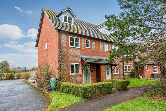 3 Bedroom Detached House For Sale In Downton - Hamilton Park, SP5