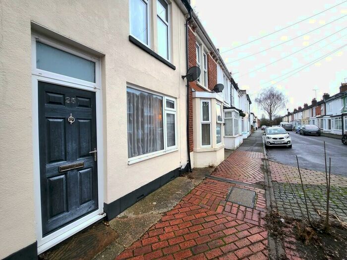 2 Bedroom End Of Terrace House To Rent In St. Anns Crescent, Gosport, PO12