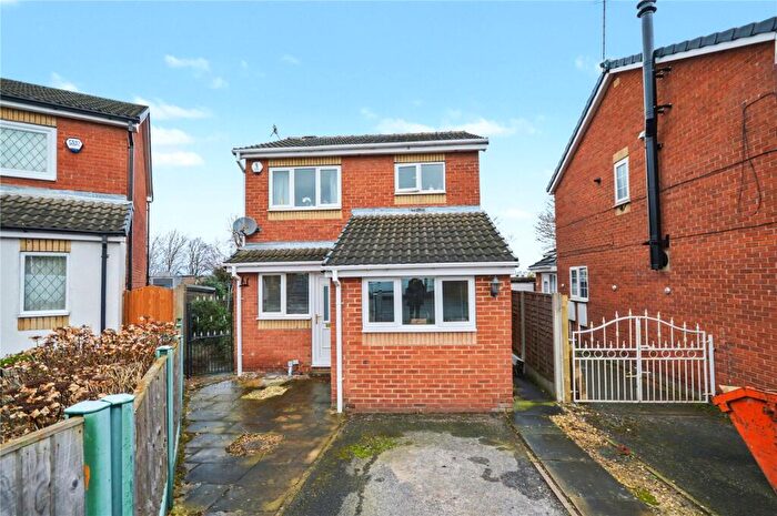 3 Bedroom Detached House For Sale In Leasowe Gardens, Leeds, West Yorkshire, LS10