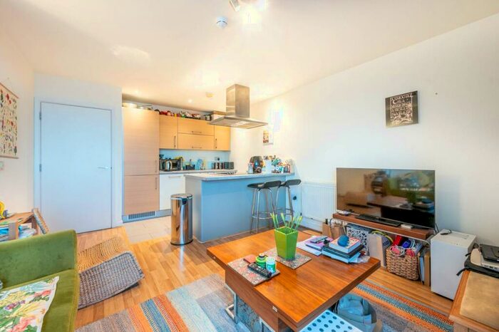 1 Bedroom Flat To Rent In High Street, Stratford, London, E15