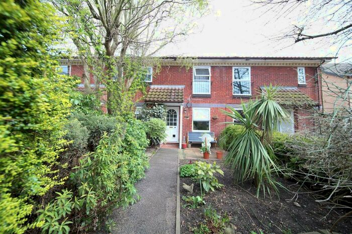 1 Bedroom Flat To Rent In Portland Road, London, N15