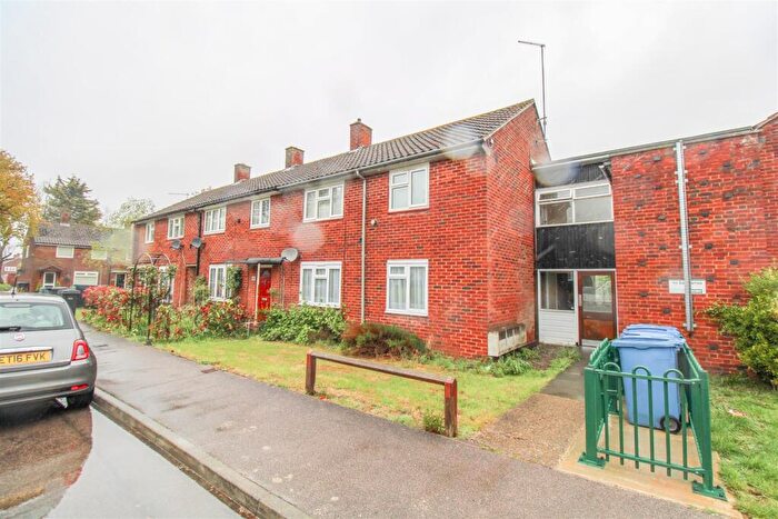 1 Bedroom Flat To Rent In Chapel Fields, Harlow, CM17
