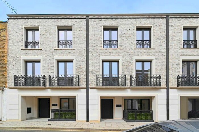 4 Bedroom Town House To Rent In Little Chester Street, London, SW1X