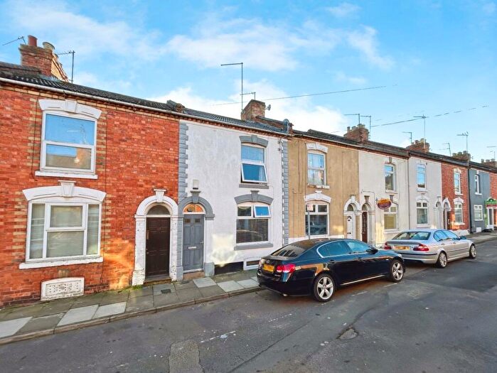 2 Bedroom Terraced House For Sale In Alcombe Road, The Mounts, Northampton, NN1