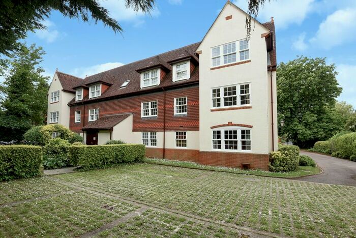 2 Bedroom Flat To Rent In Cranley Road, Guildford GU1