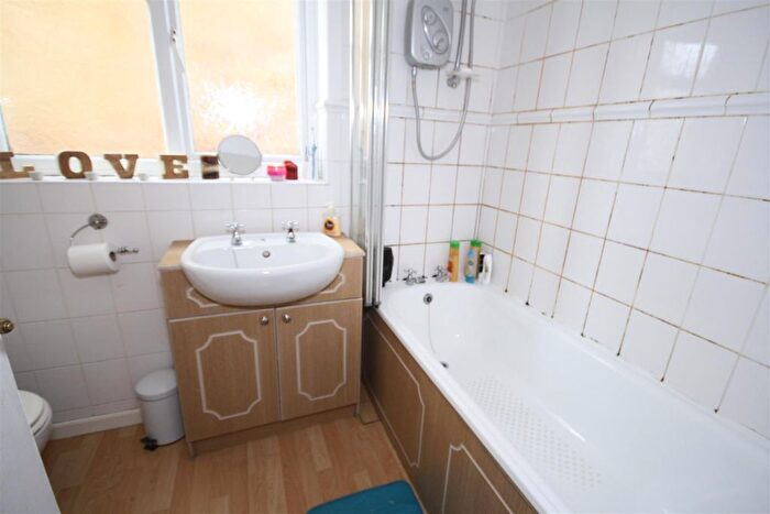 4 Bedroom Detached House For Sale In Vine Way, Brentwood, CM14
