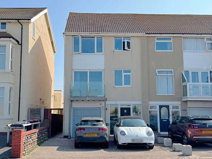 4 Bedroom Town House For Sale In North Promenade - Thornton Cleveleys -, FY5