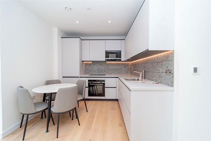 1 Bedroom Flat To Rent In Broxburn House, Bathgate Place, London, W13