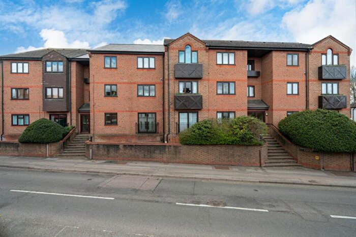 1 Bedroom Apartment For Sale In Stanhope Road, St. Albans, AL1