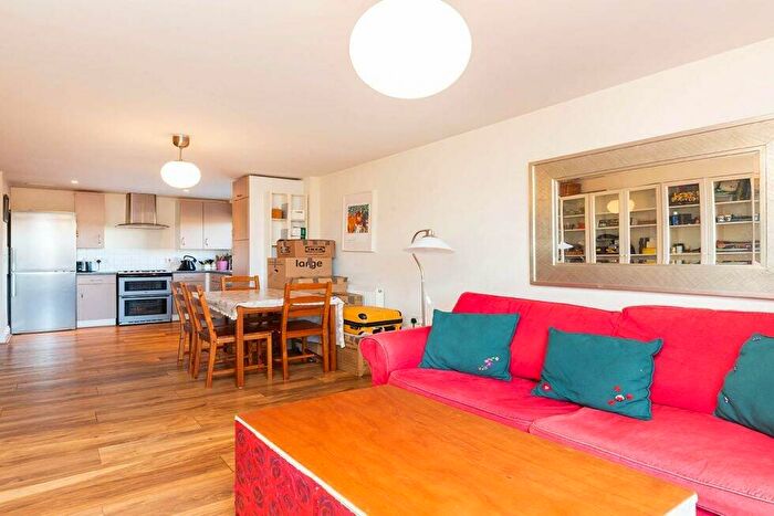 1 Bedroom Flat To Rent In St Pancras Way, Camden - Kings Cross, NW1