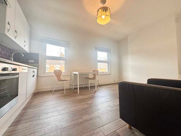 2 Bedroom Flat To Rent In Bawdale Road, London, SE22