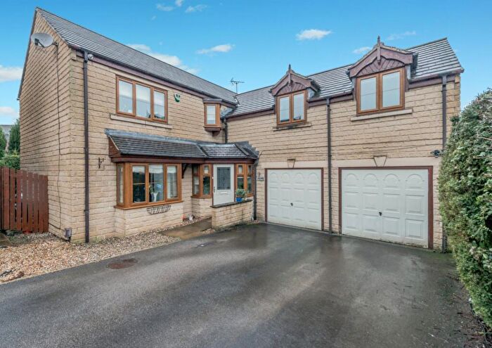 6 Bedroom Detached House For Sale In Popeley Rise, Cleckheaton, West Yorkshire, BD19