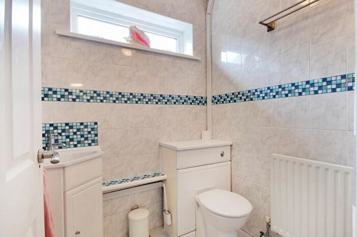 4 Bedroom Detached House For Sale In Studley Crescent, Longfield, Kent, DA3