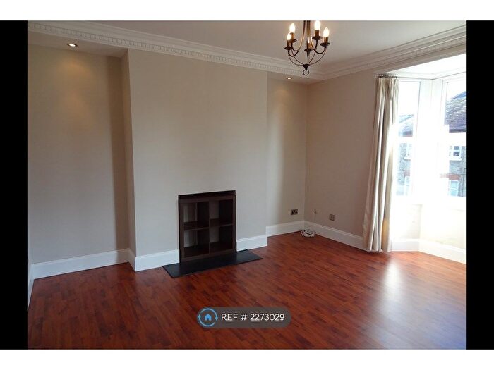 2 Bedroom Maisonette To Rent In Arden Road, London, W13