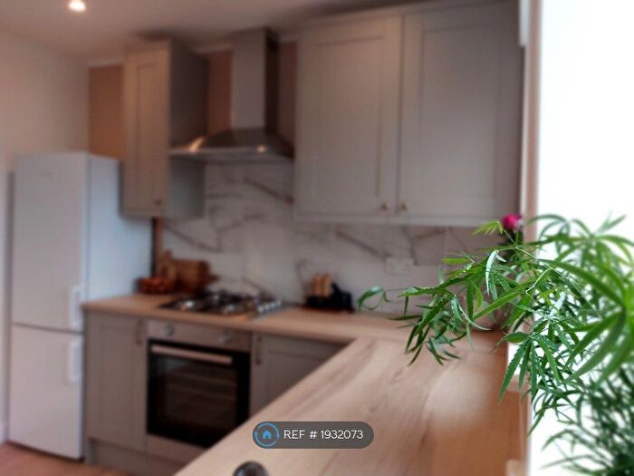 3 Bedroom Semi-Detached House To Rent In Grasmere Road, Ferryhill, DL17