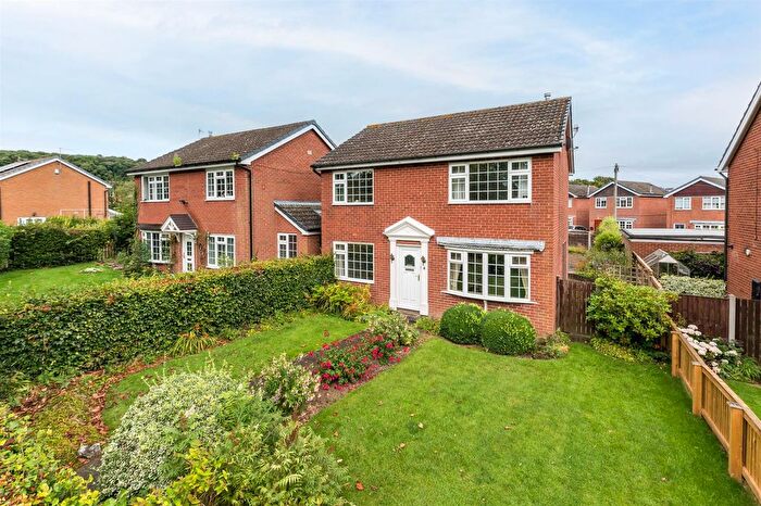 4 Bedroom Detached House For Sale In Throstle Nest Close, Weston, Otley, LS21