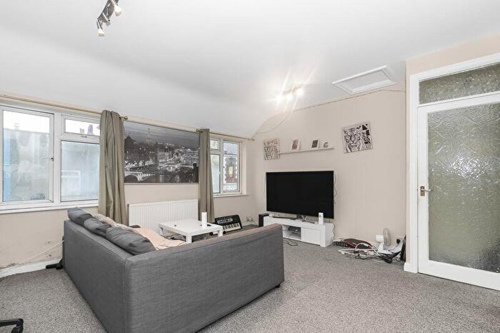 1 Bedroom Flat For Sale In Clouds Hill Road, Bristol, BS5