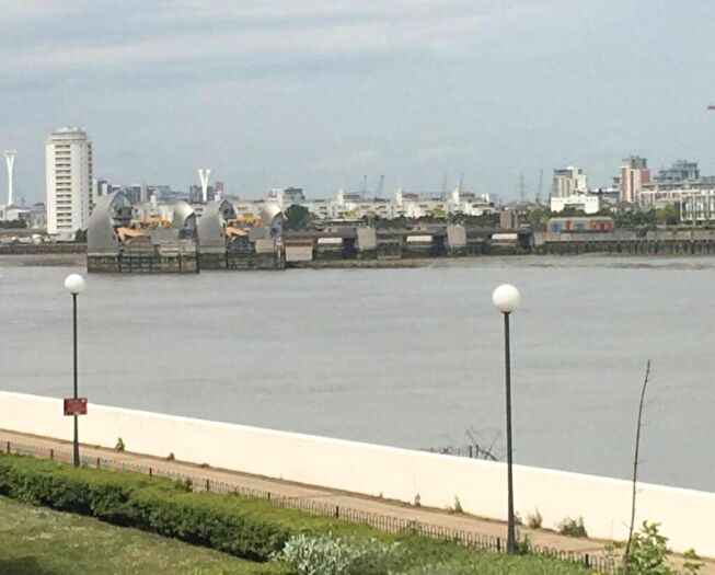 2 Bedroom Flat To Rent In Harlinger Street, London, SE18