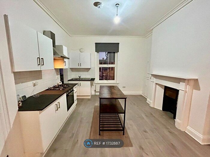 4 Bedroom Terraced House To Rent In Skipton Road, Keighley, BD20